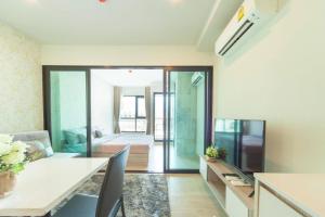 Knightsbridge Duplex Tiwanon by Natcha