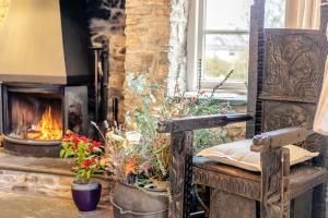 Boundstone Farmhouse