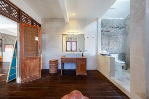 Rustic Modern Balinese Loft in Canggu 5 minutes to The Beach