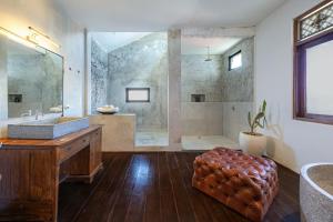 Rustic Modern Balinese Loft in Canggu 5 minutes to The Beach