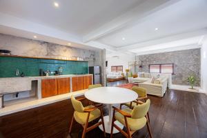 Rustic Modern Balinese Loft in Canggu 5 minutes to The Beach