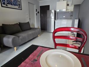 1 BR Condo in good location NV402