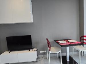 1 BR Condo in good location NV402