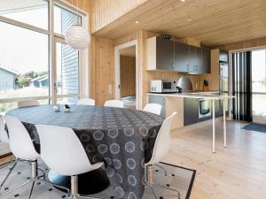 6 person holiday home in Ulfborg-By Traum