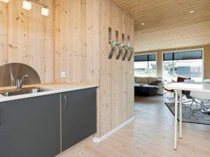 6 person holiday home in Ulfborg-By Traum