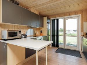 6 person holiday home in Ulfborg-By Traum