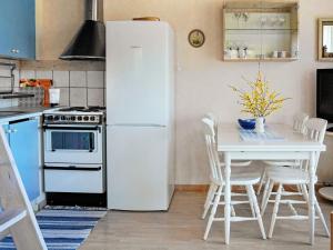 Seaside Charm in Flaton Retreat-By Traum