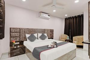 Super Townhouse Roadway Inn