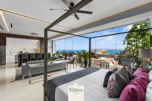 Pier 57, Style, Comfort & Rooftop Views