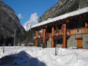Apartment in Antey-Saint-André near Ski Area
