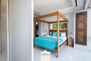 Pier 57, Tropical Modern, Artisan Design