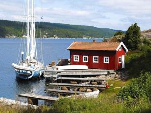 4 person holiday home in HENÅN-By Traum