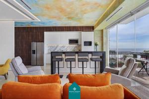 Pier 57, Ocean View, 6th Floor