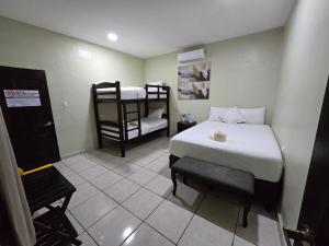 Mi Tierra Aeropuerto SAL Hotel y Restaurante