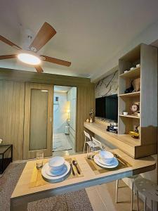 Shore 1 Residences - ÜniQa Suite - MOA Area