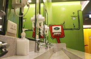 Shower, Backpackers Hostel-Changchun in Taipei