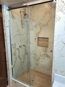 Amplio, Centrico y moderno departamento de 3 habitaciones-401