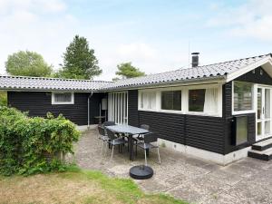 6 person holiday home in Dannemare-By Traum