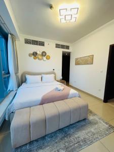Versatile 1BR with Burj Khalifa View