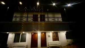 Misty Munnar Cliff Heaven