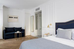 Junior Suite with Balcony room in Hotel Midmost