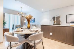 Sky-High 1BR , Perfectly Located Near Dubai Opera and Burj Park, Just a Short Walk to Burj Khalifa and Dubai Mall, Grande, Downtown Dubai by Deluxe Holiday Homes