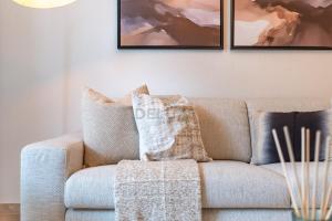 Sky-High 1BR , Perfectly Located Near Dubai Opera and Burj Park, Just a Short Walk to Burj Khalifa and Dubai Mall, Grande, Downtown Dubai by Deluxe Holiday Homes