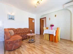Apartment in Senj near the Sea & Pool