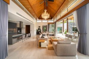 Luxury 4BR Pool Villa Botanica Bangtao Beach