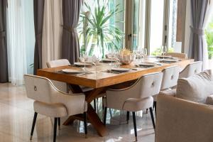 Luxury 4BR Pool Villa Botanica Bangtao Beach