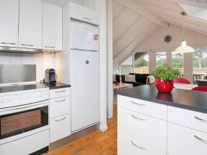 6 person holiday home in Ålbæk-By Traum