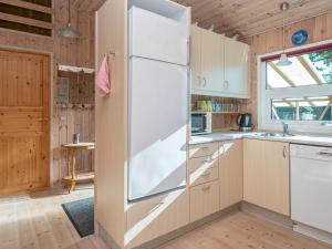 8 person holiday home in Glesborg-By Traum