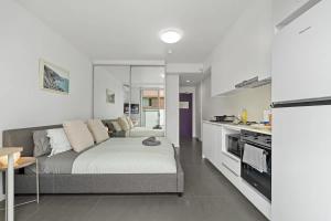41B Abnb-Style Vibrant 12 Mins Walk to Train STA Studio Apt
