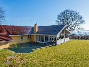 Modern Retreat by Water - By Traum Ferienwohnungen