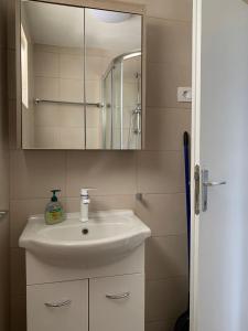 Harry - prvi red do mora