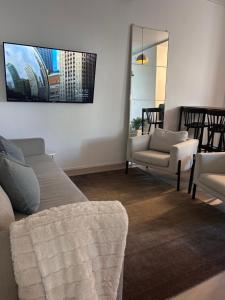 WEST HUB. Private Infrared Sauna near city & much more! New purpose built loft style!