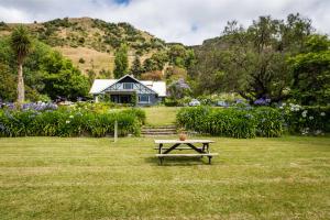 Dunluce Coastal Farmstay - Kaikoura Holiday Home