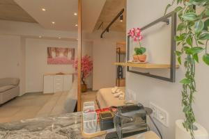 Pink Season Apartment