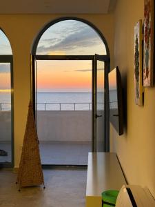 Drymades Santorini Sunset Apartment