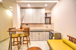 JEFFYotels Studio Suite 1, Hauz Rani South Delhi