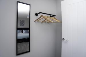 Central Telford Home - Sleeps 8 - Private Parking