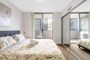 11B Abnb-Style Charming 12 Mins Walk Train STA Free parking2BR