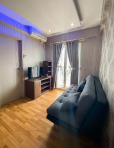 Front One Budget bekasi