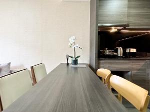 Klass Langsuan Condo