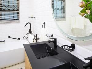 Crane Song Cottage-Solar Power