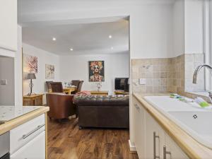 Pass the Keys Tannery Mews - Stunning Central 2-Bed with Parking