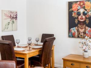 Pass the Keys Tannery Mews - Stunning Central 2-Bed with Parking