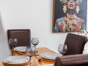 Pass the Keys Tannery Mews - Stunning Central 2-Bed with Parking