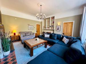 Hot Tub & Furry Friends - Characterful Buxton Home Pass The Keys