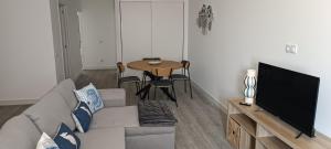 Skynest 61 Faro Airport Guest House